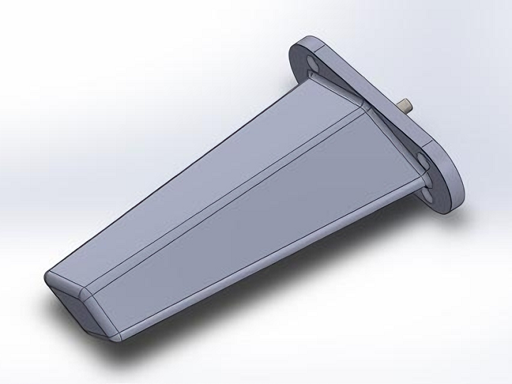 圆极化全向刀形机载天线